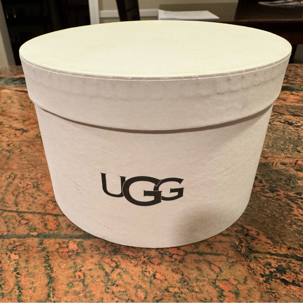 UGG Australia Black Shearling & Suede Ear Muffs (Brand New)